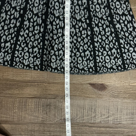 Ninety Black and White A-Line Skirt Small - Picture 4 of 5